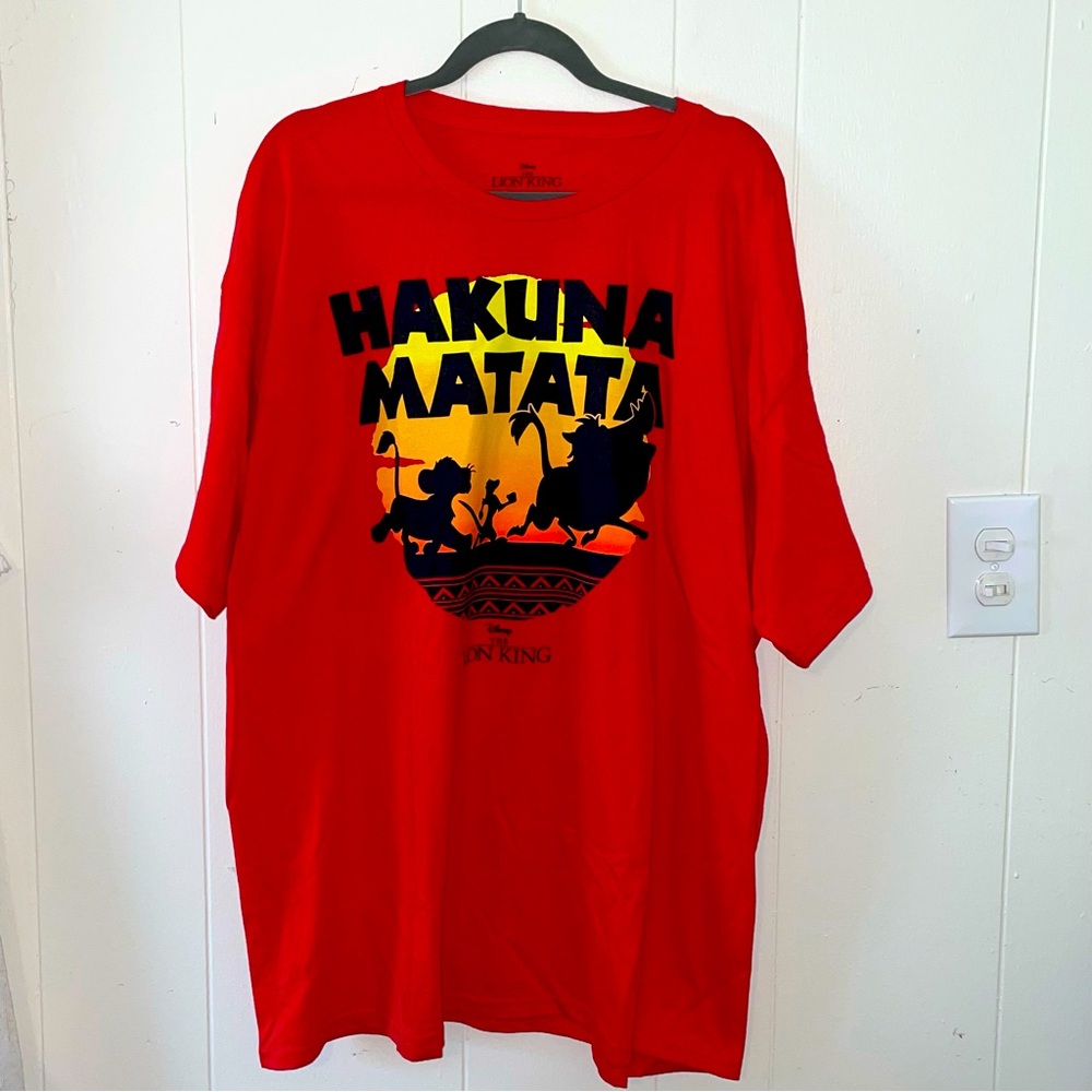 Disney Red Hakuna Matata Lion King Tee Adult 2XL